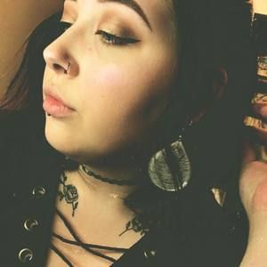 Meet your Posher, Chloe